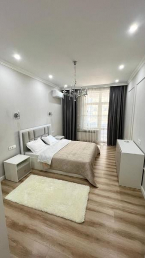 R-House